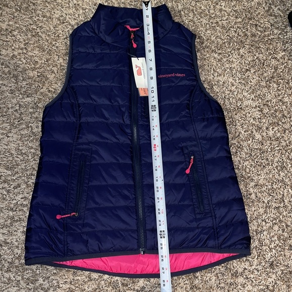 😍NWT Vineyard Vines XS The women’s mountain weekend vest puffer fall vest cute - Picture 9 of 12